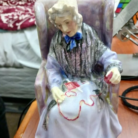 Royal Doulton  authentic bone china - Picture 1 of 1